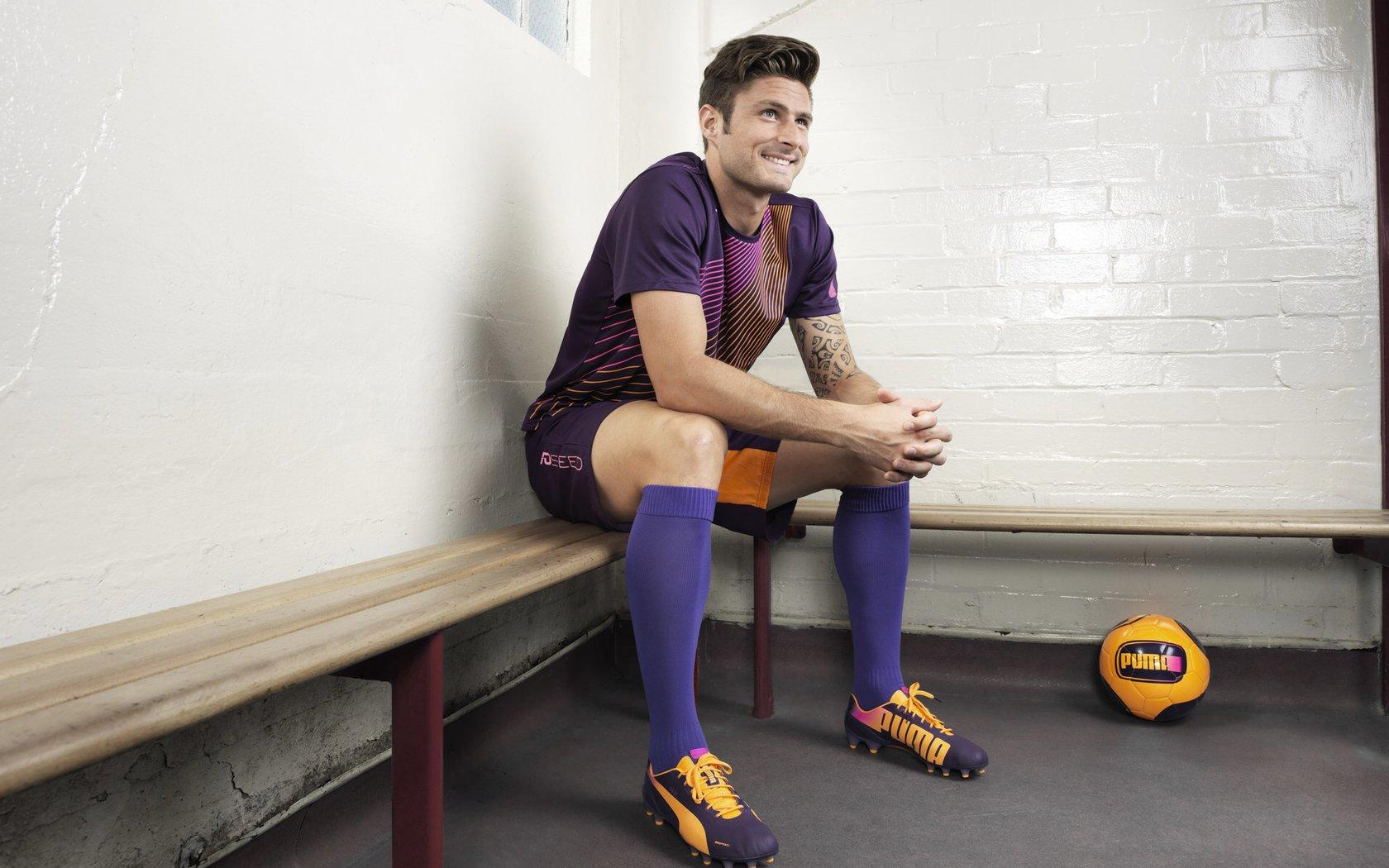 法国队确认姆巴佩今夜首发，戴面具出场！冲击个人欧洲杯首球！